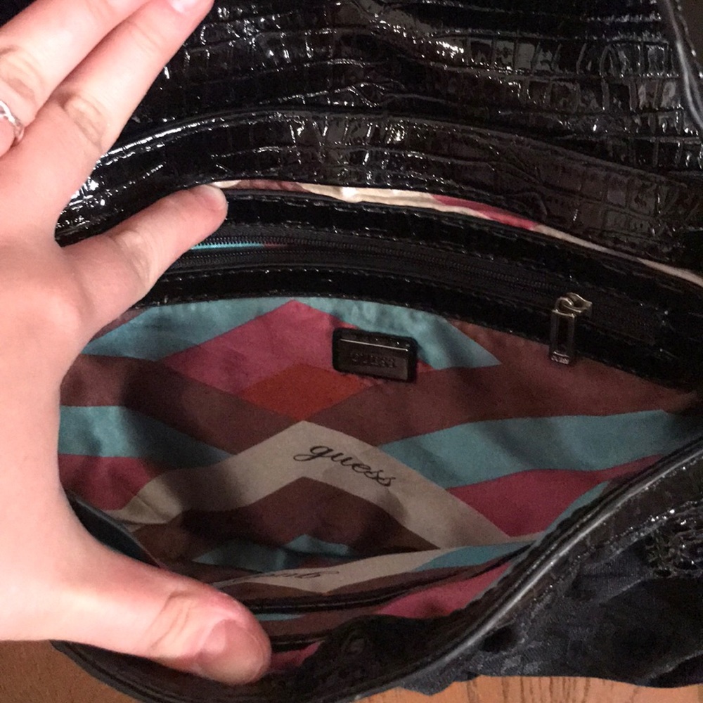 Guess purse - Picture 5 of 5